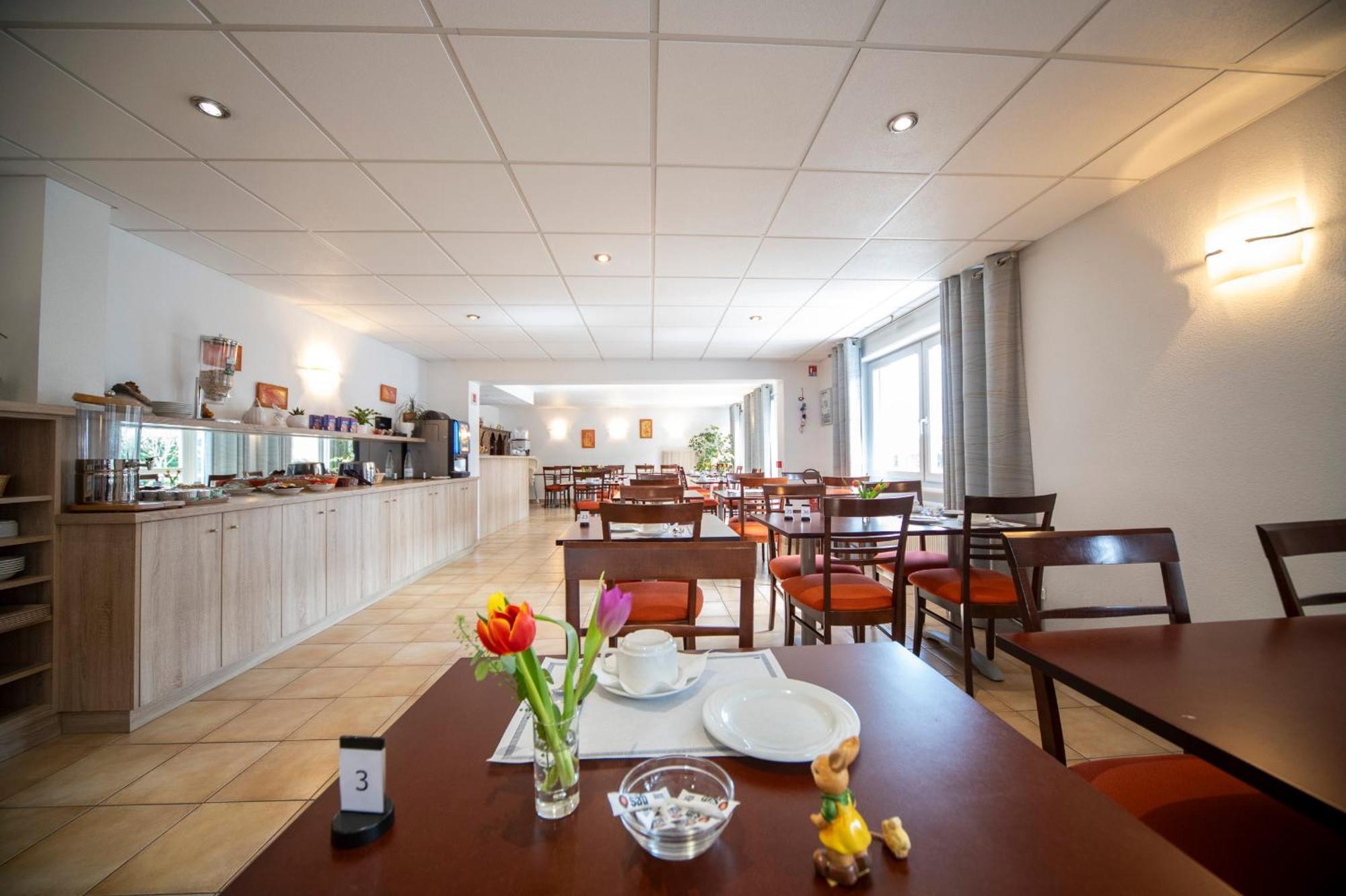Logis Hotel & Restaurant Au Lion D'Or Burnhaupt-le-Haut 외부 사진
