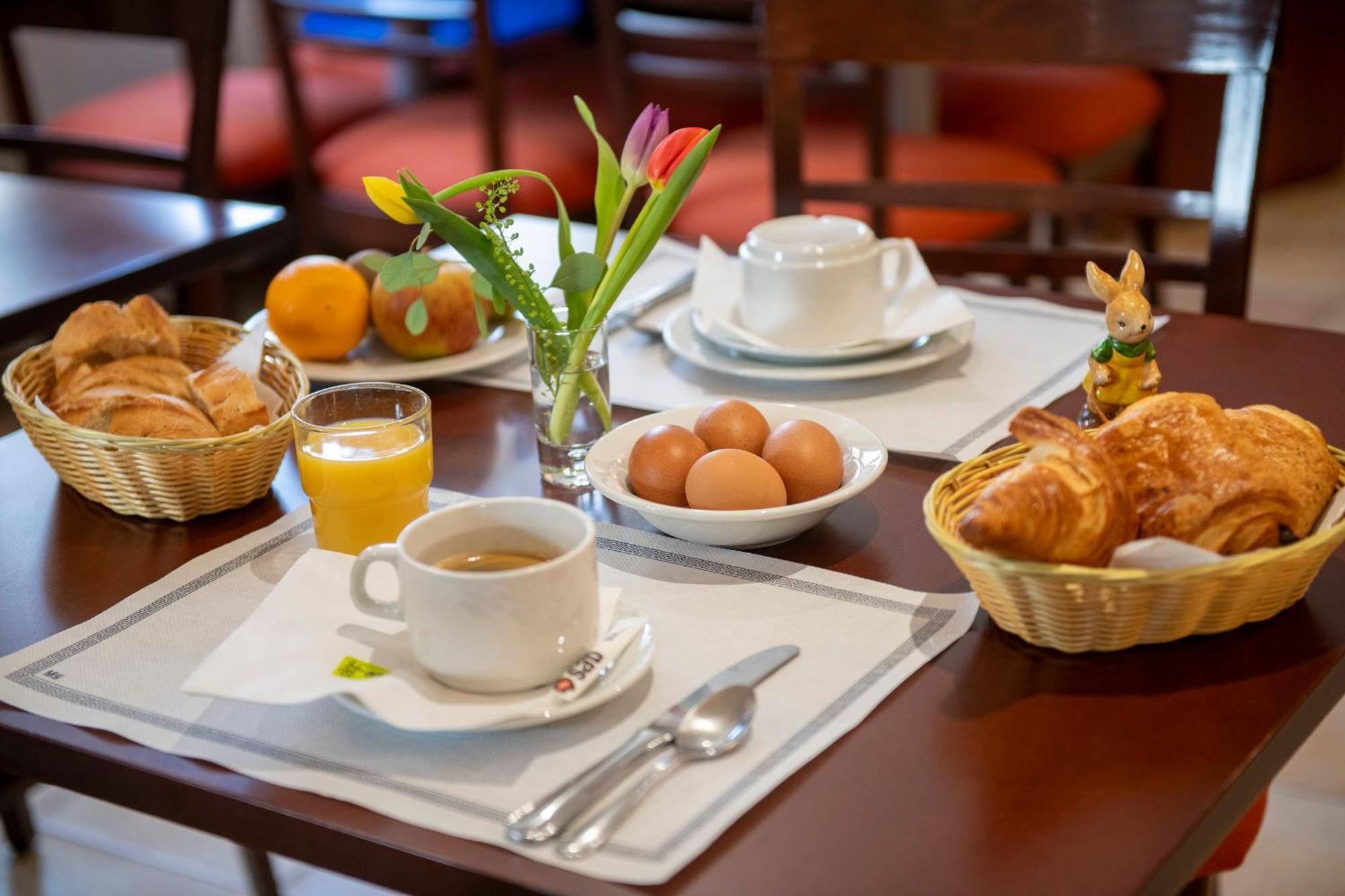 Logis Hotel & Restaurant Au Lion D'Or Burnhaupt-le-Haut 외부 사진