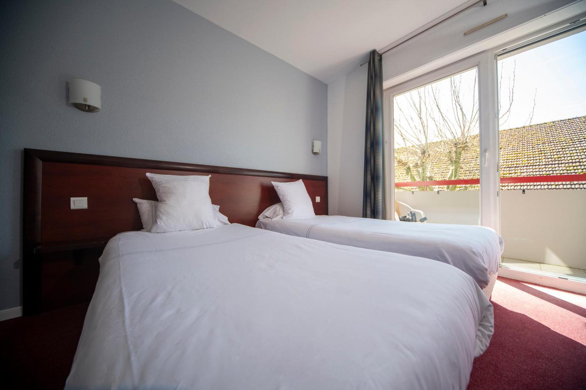 Logis Hotel & Restaurant Au Lion D'Or Burnhaupt-le-Haut 외부 사진
