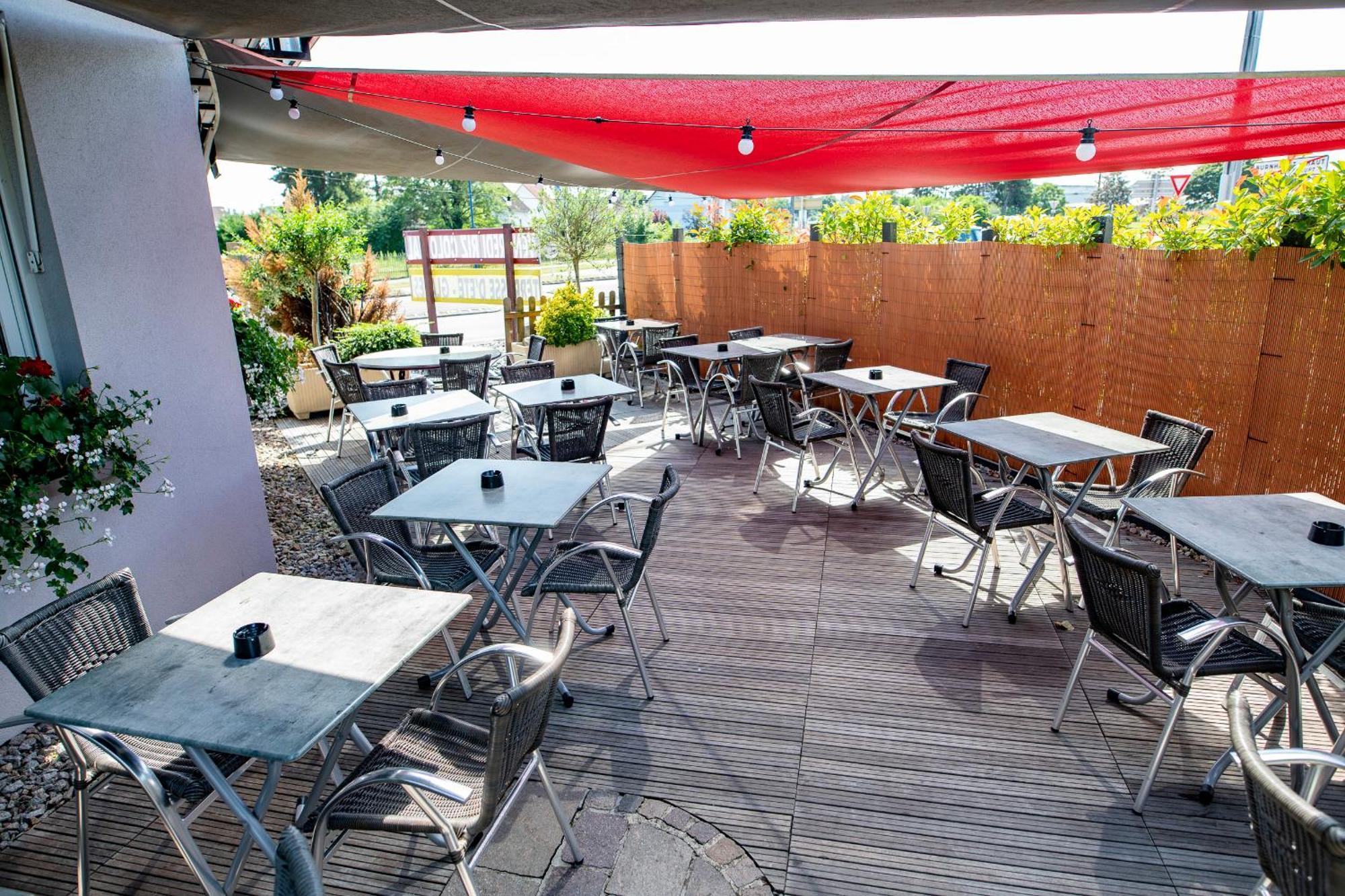 Logis Hotel & Restaurant Au Lion D'Or Burnhaupt-le-Haut 외부 사진