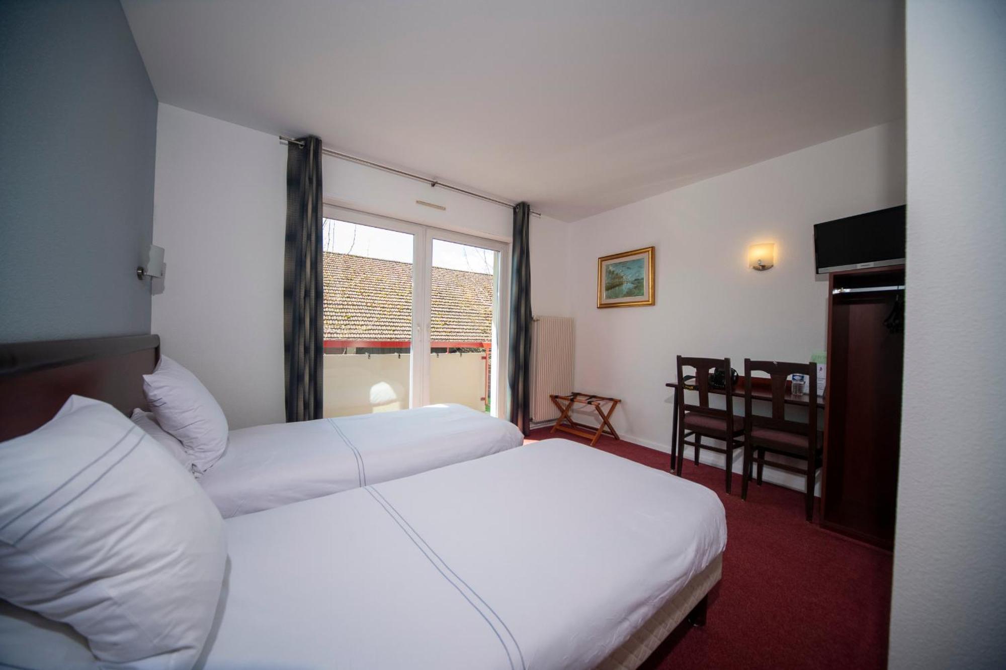 Logis Hotel & Restaurant Au Lion D'Or Burnhaupt-le-Haut 외부 사진