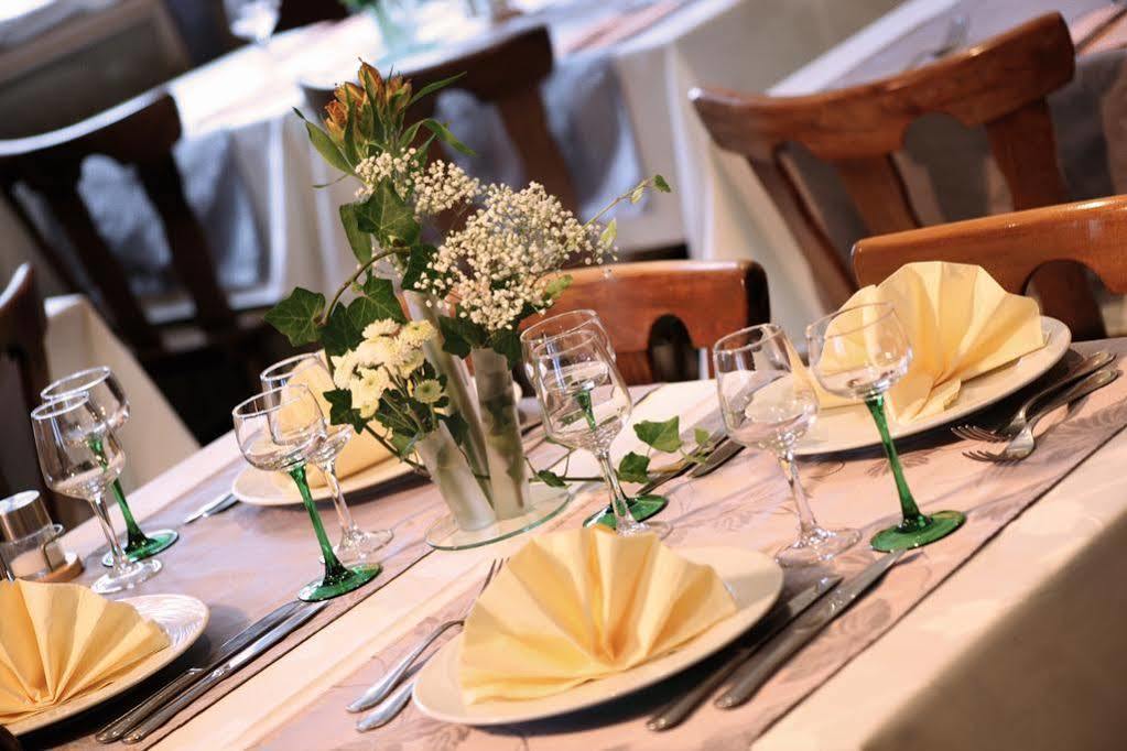 Logis Hotel & Restaurant Au Lion D'Or Burnhaupt-le-Haut 외부 사진